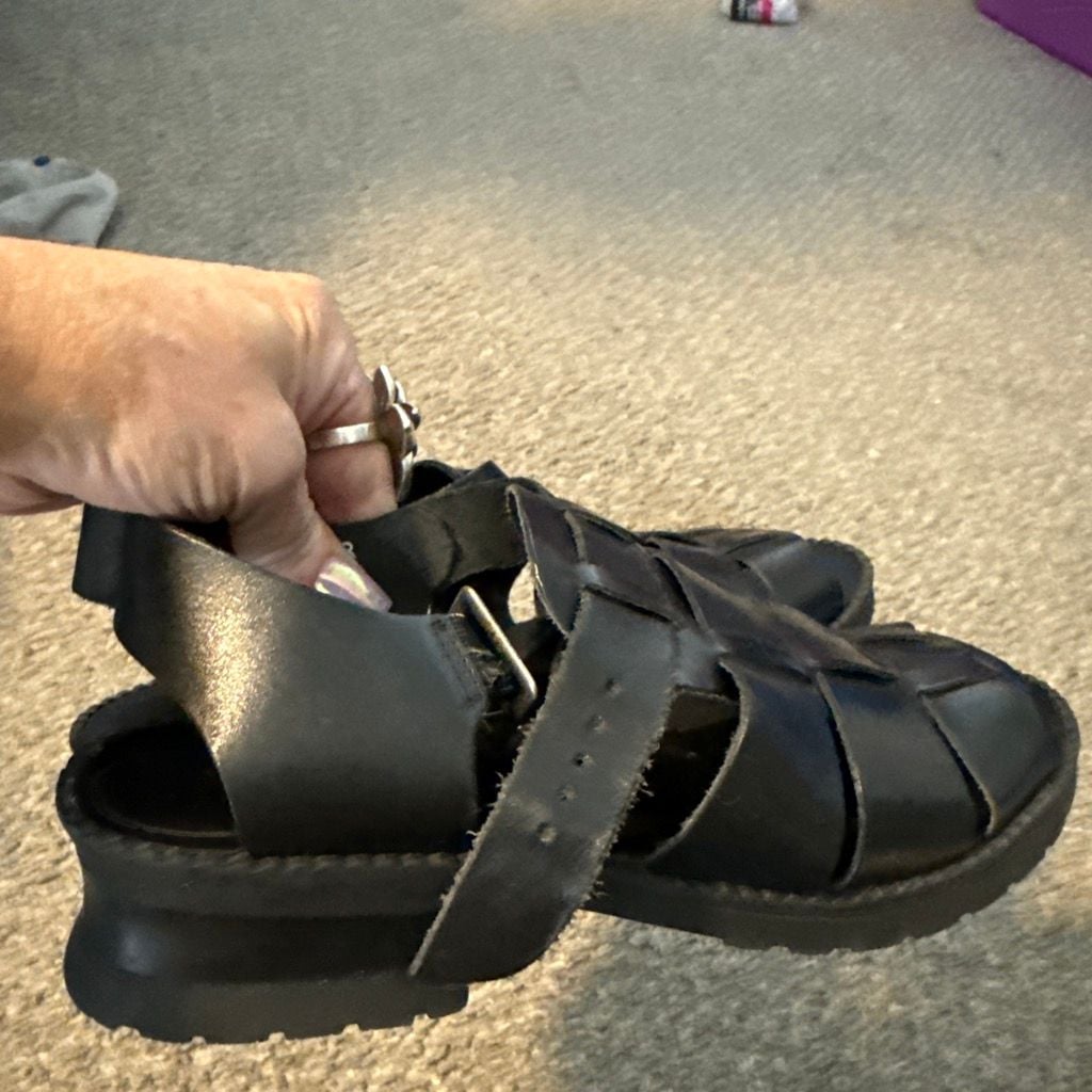 Thunder Black Leather Platform Fisherman Sandals 8 3