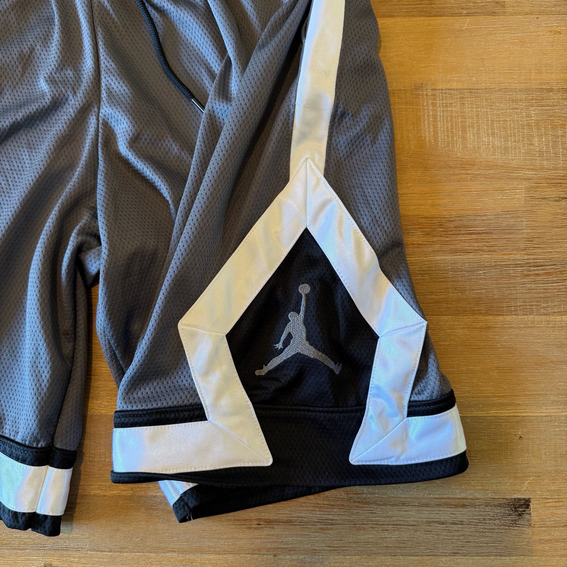 NWT Jordan Dri-FIT Diamond Basketball Shorts Grey Black Men Sz L Large Gym Mesh 8