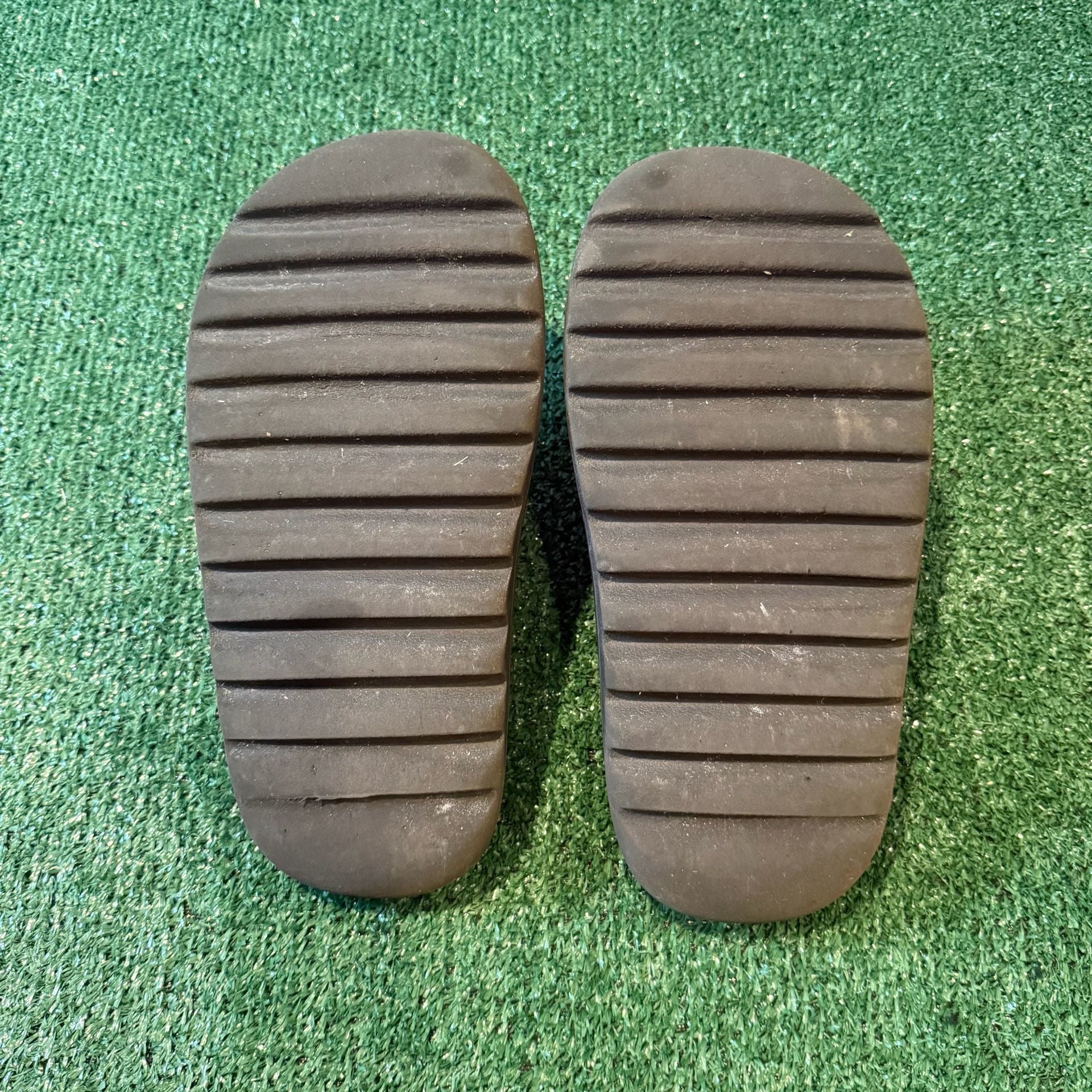 Adidas Yeezy Slides Dark Onyx 5