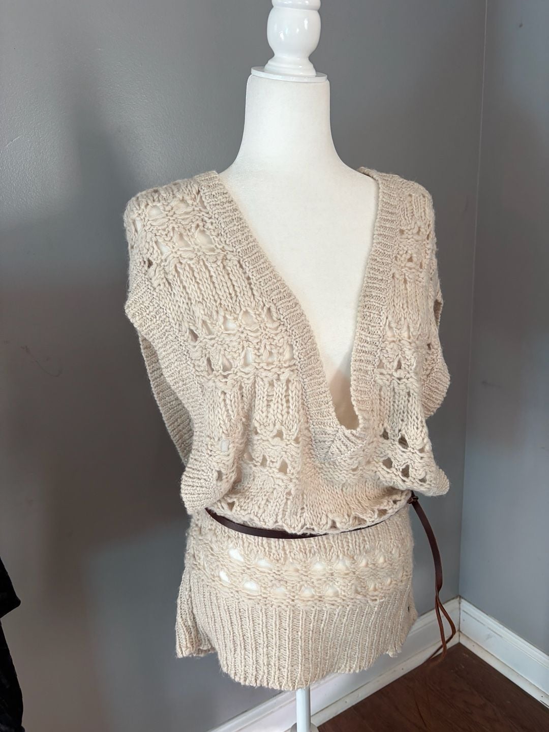 Y2k 2000’s Abercrombie & Fitch Sweater Vest Size S Beige Knit With Belt 2
