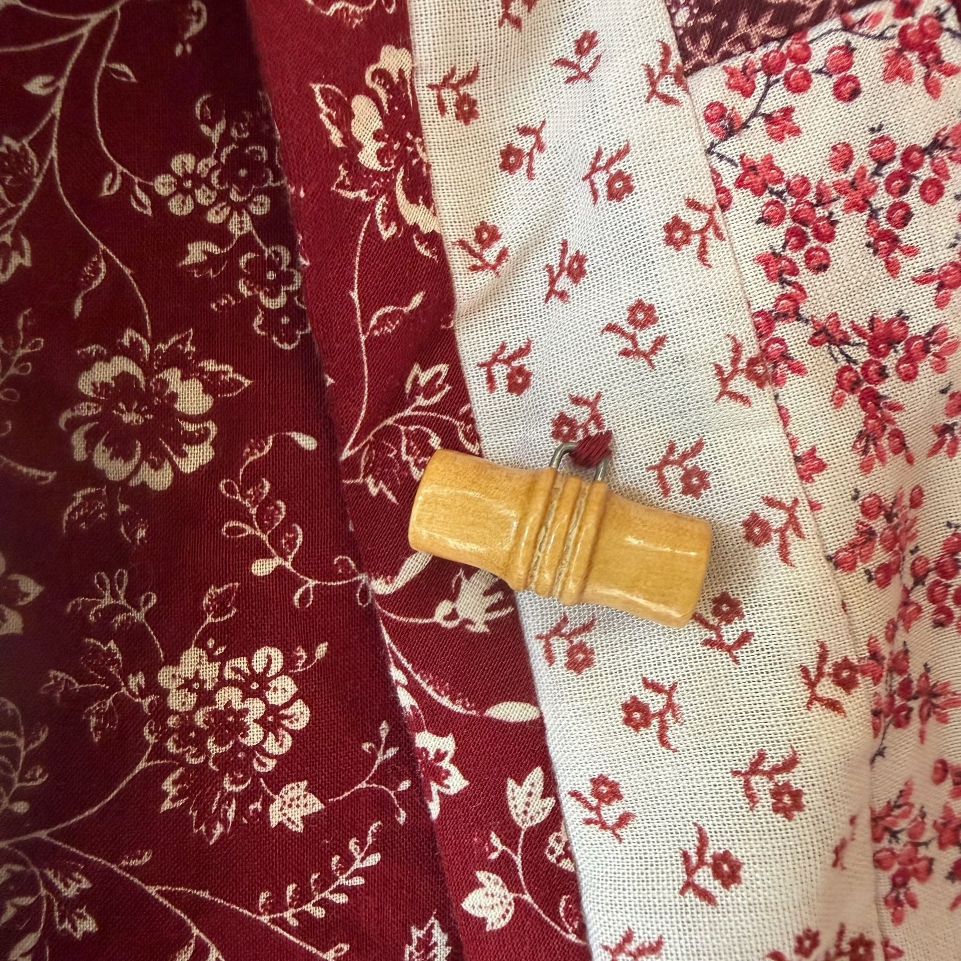 Vintage Reversible Quilted Log Cabin Jacket Red White Floral 4
