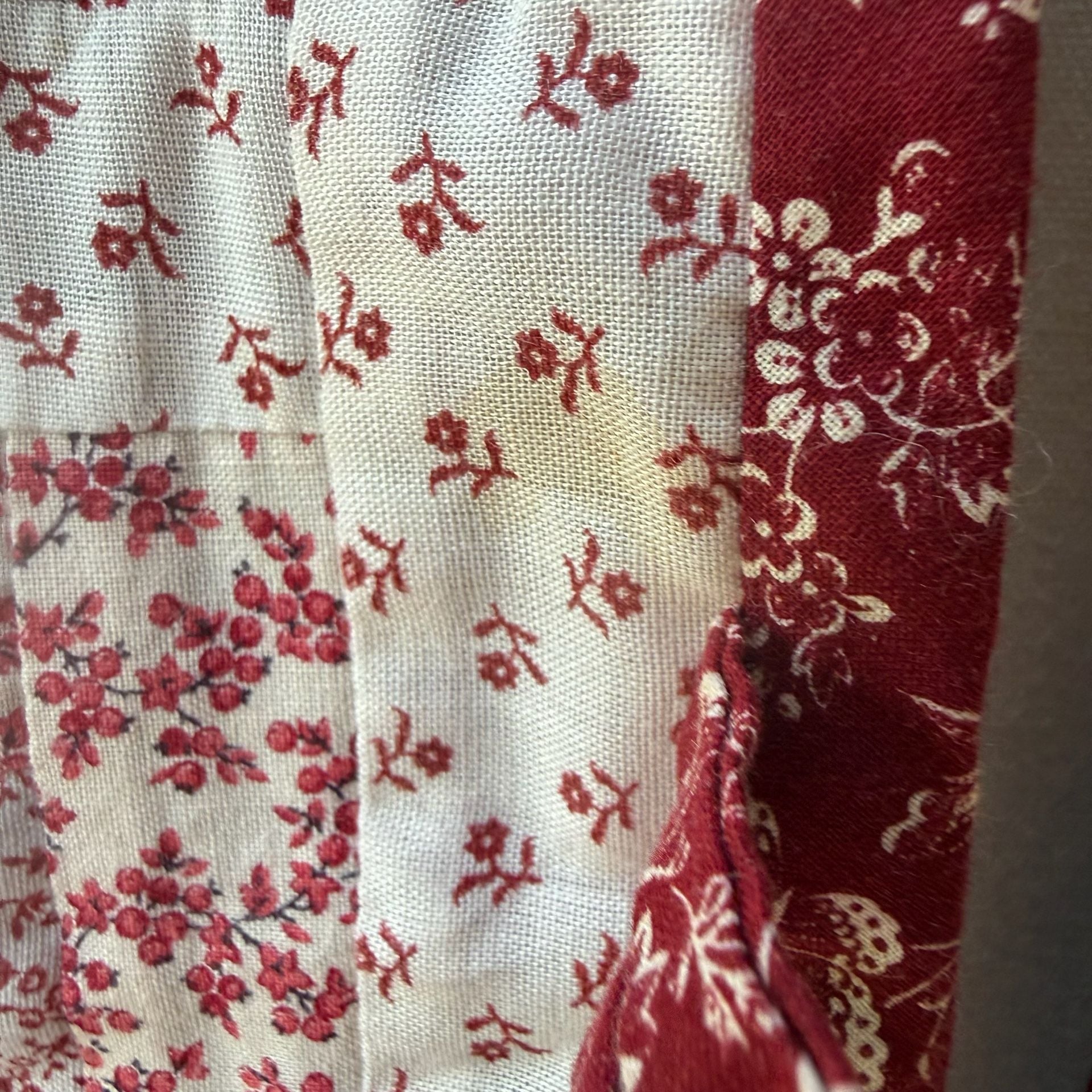 Vintage Reversible Quilted Log Cabin Jacket Red White Floral 8