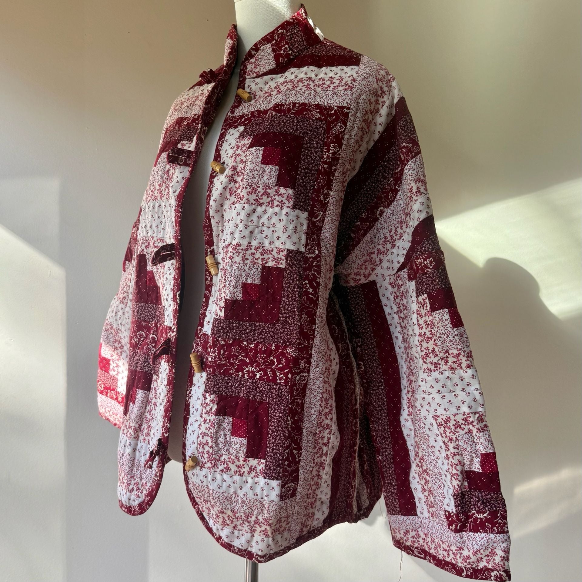Vintage Reversible Quilted Log Cabin Jacket Red White Floral 9