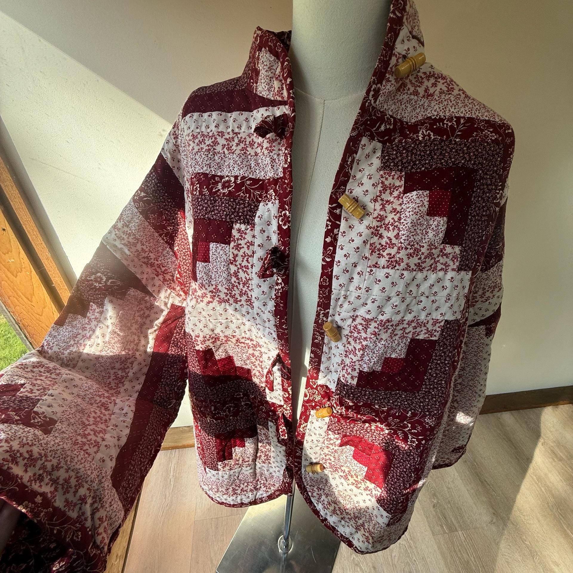 Vintage Reversible Quilted Log Cabin Jacket Red White Floral 10