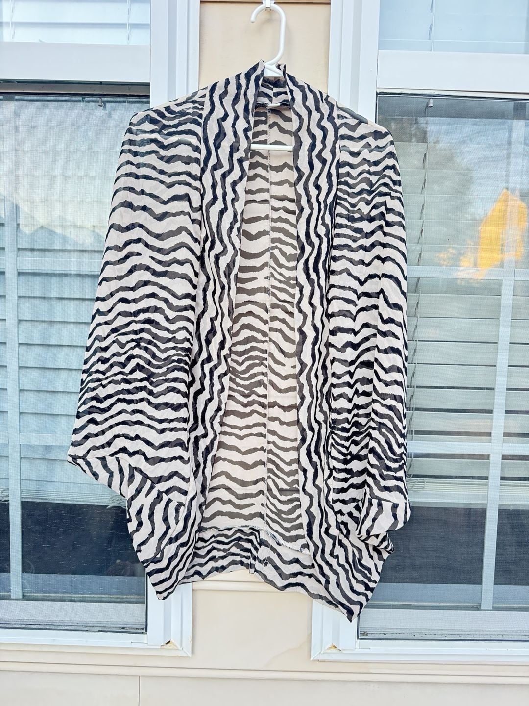 Forever 21 Open Front Kimono Size M Zebra Print Sheer Cardigan 3