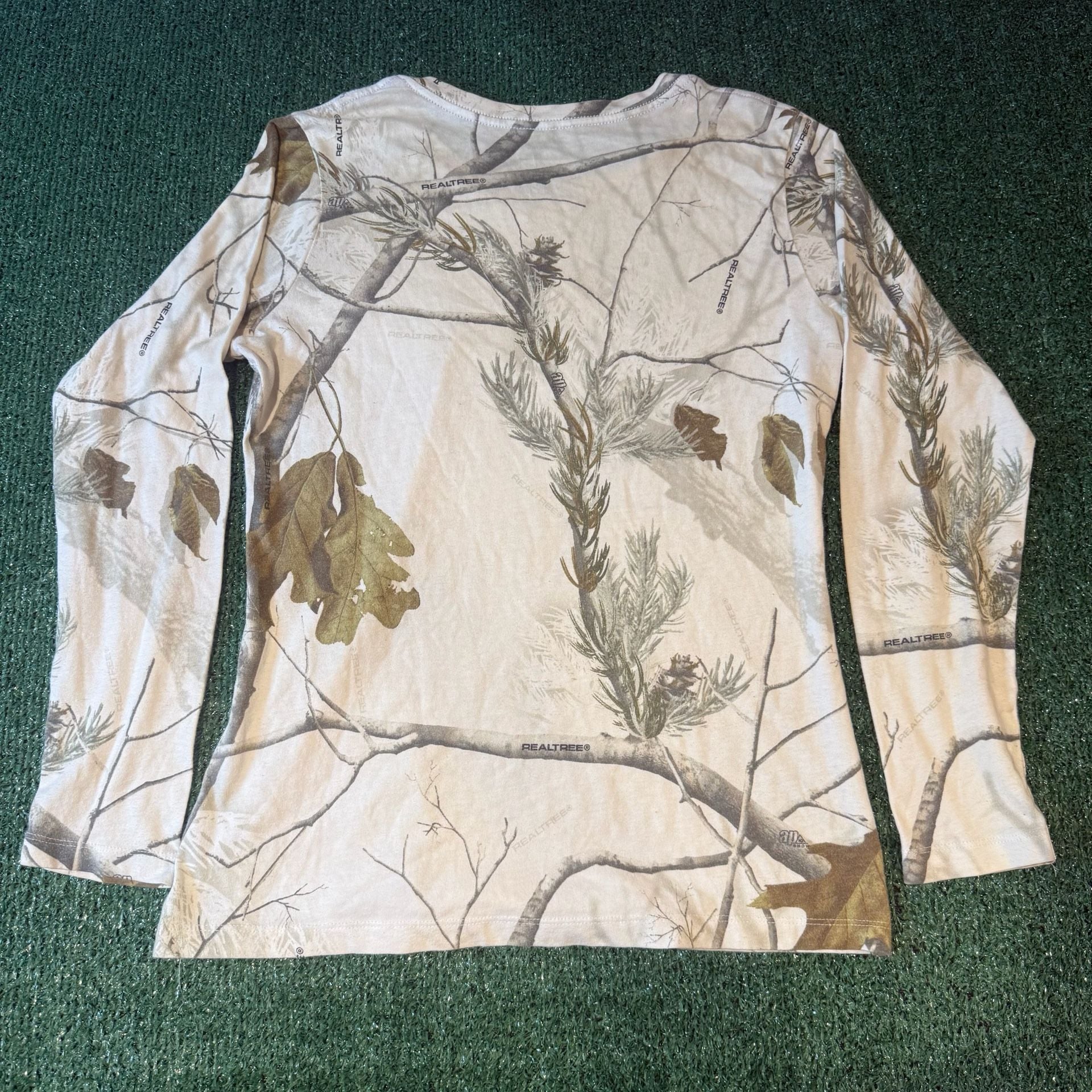Realtree AP Snow Long Sleeve V-Neck Shirt Size M (8-10) 3
