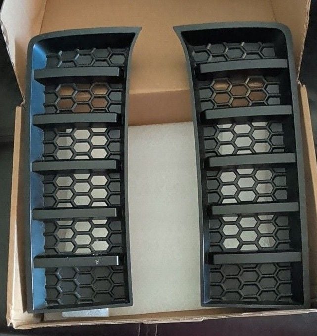 OEM Toyota Tundra L & R Inlet Duct Grille Inserts 52822-0C010 & 52821-0C010 1