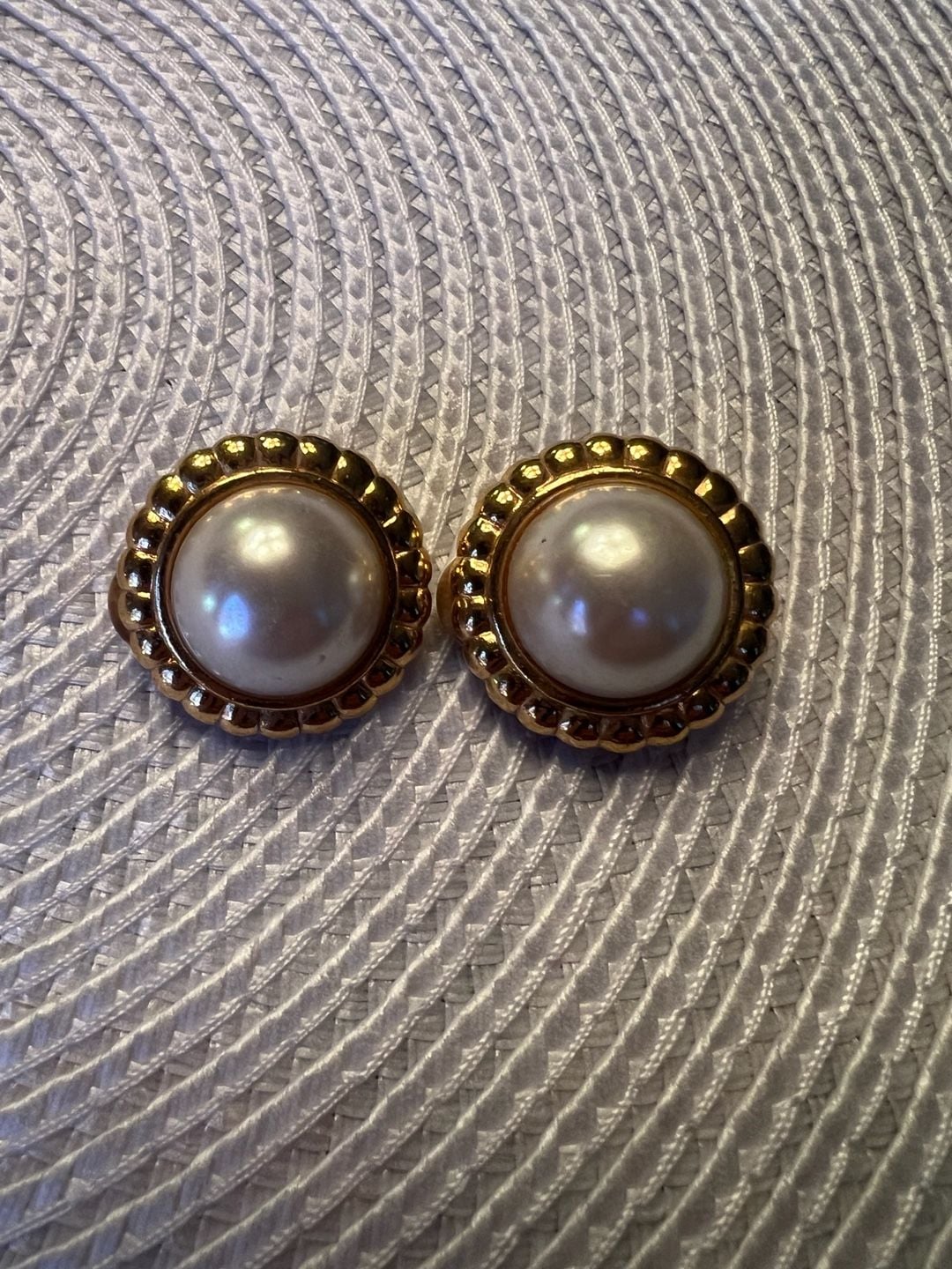 AK Anne Klein Gold Tone Faux Pearl Clip-On Earrings Vintage 2