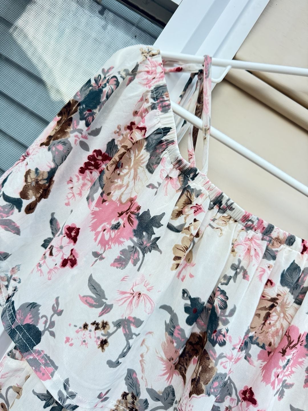 Floral Tops (2) Size S Pink Ivory Short Sleeve Ruffle Coral Flower Bouquet Blouse 4