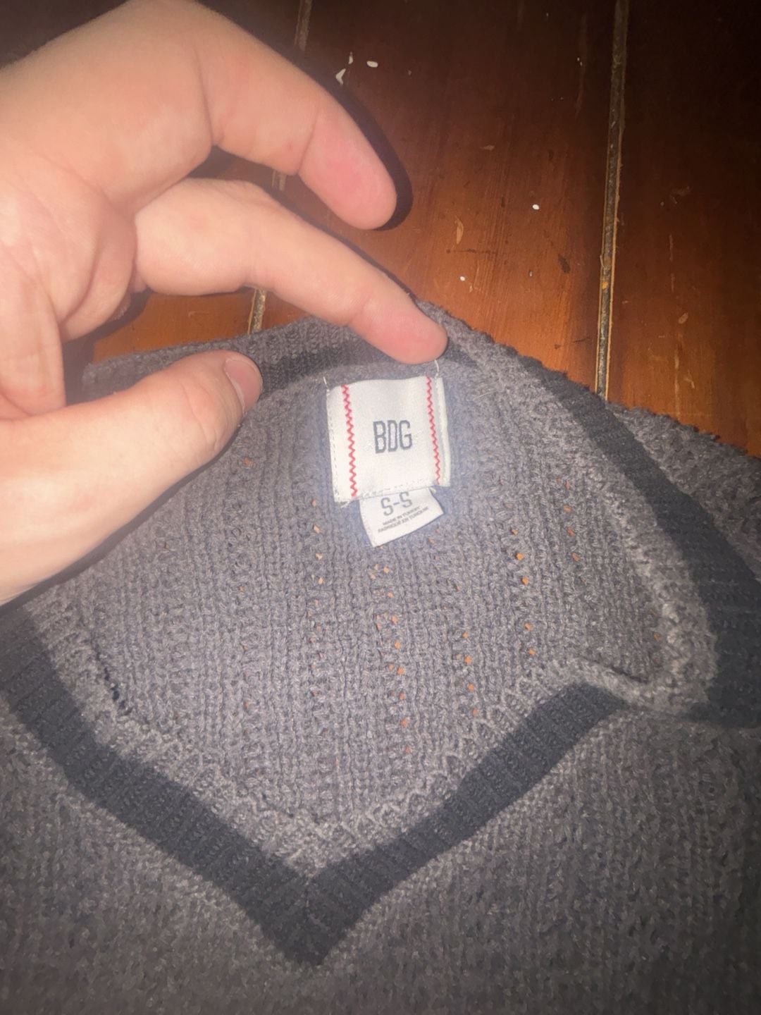 BDG Sweater Size S-S Gray Colorblock V-Neck Knit Long Sleeve 2