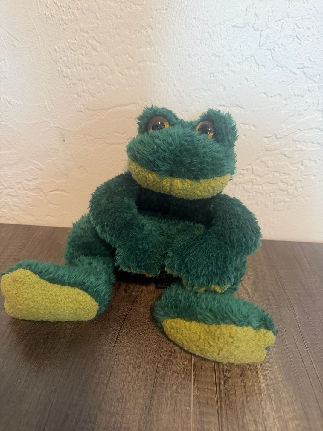 Russ Berrie Fleegle Green Frog Plush Stuffed Animal 1