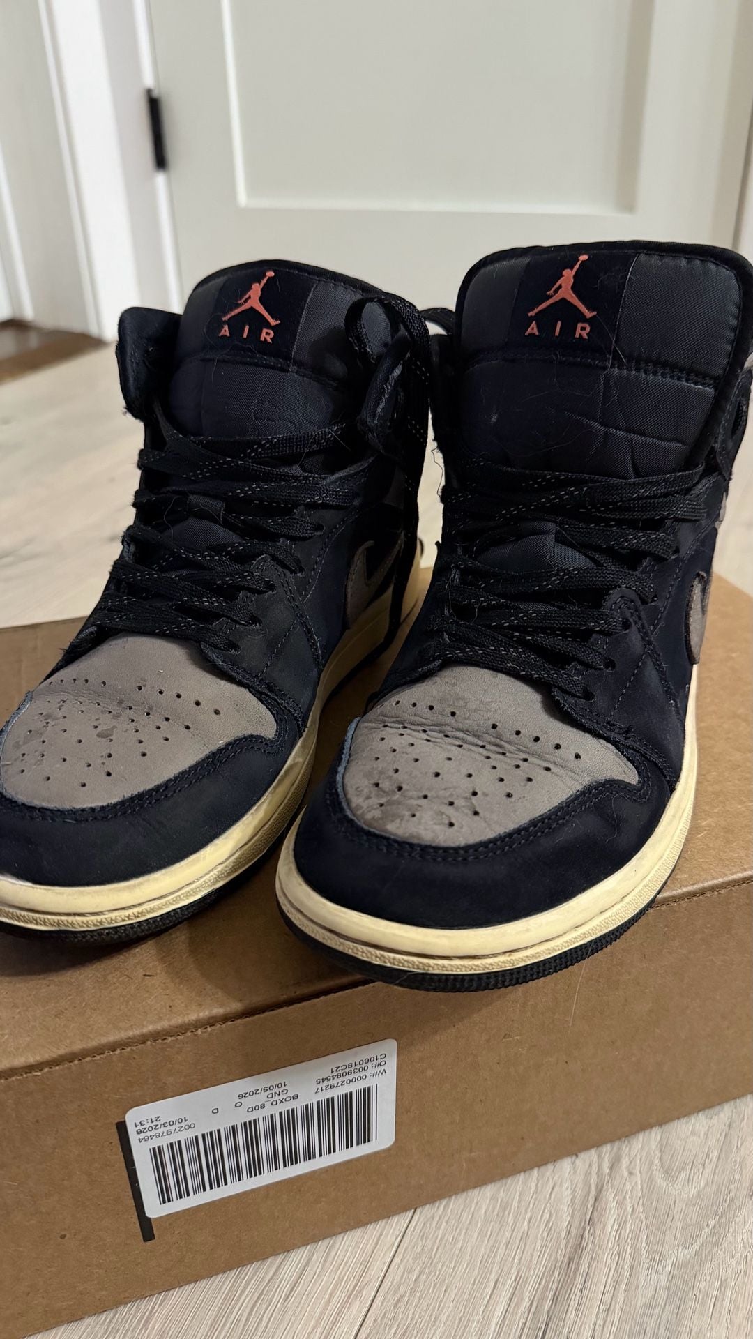 Air Jordan 1 Mid SE
Men's Shoes
3