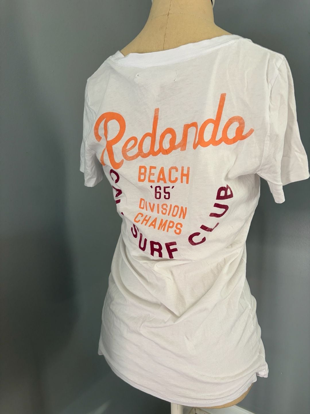 Hollister V-Neck Graphic T-Shirt Size M White Cotton 4