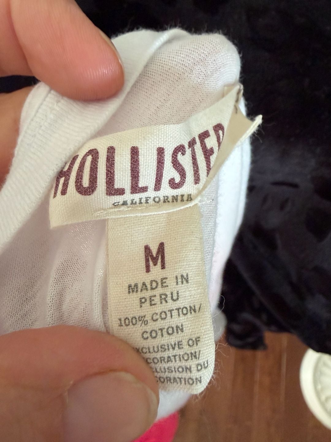 Hollister V-Neck Graphic T-Shirt Size M White Cotton 5