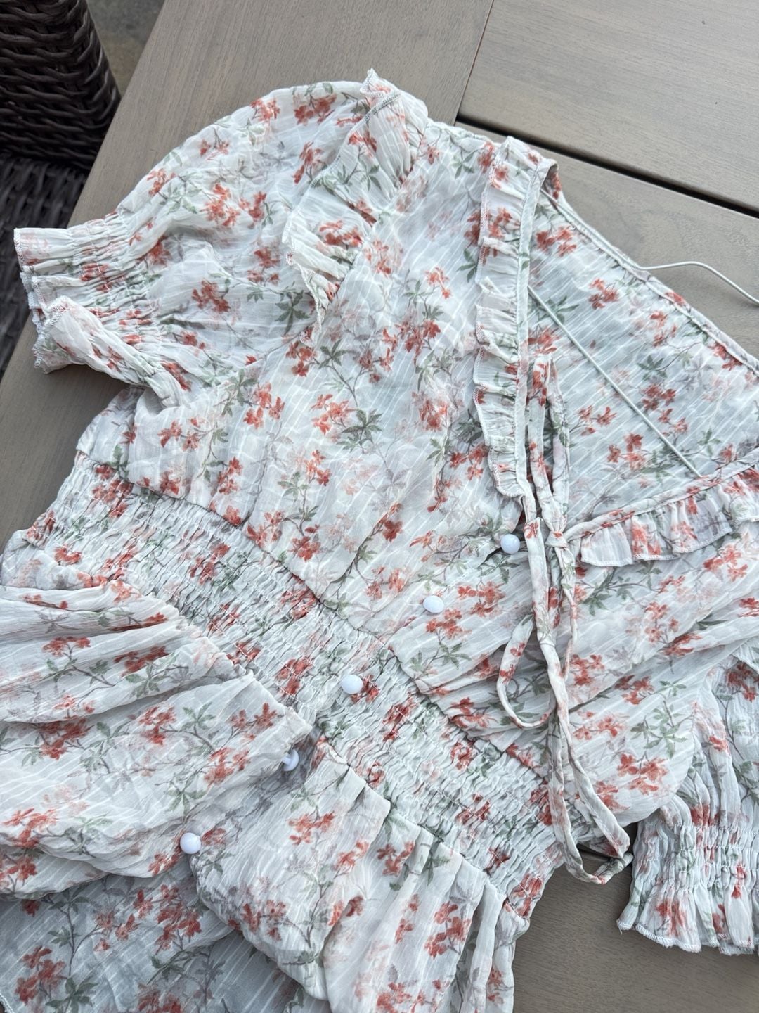 Floral Tops (2) Size S Pink Ivory Short Sleeve Ruffle Coral Flower Bouquet Blouse 11