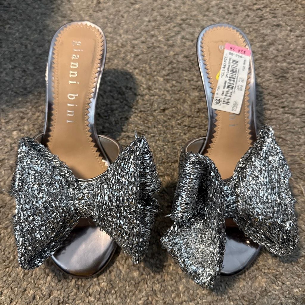 Gianni Bini Silver Glitter Bow Heeled Sandals 5.5 3