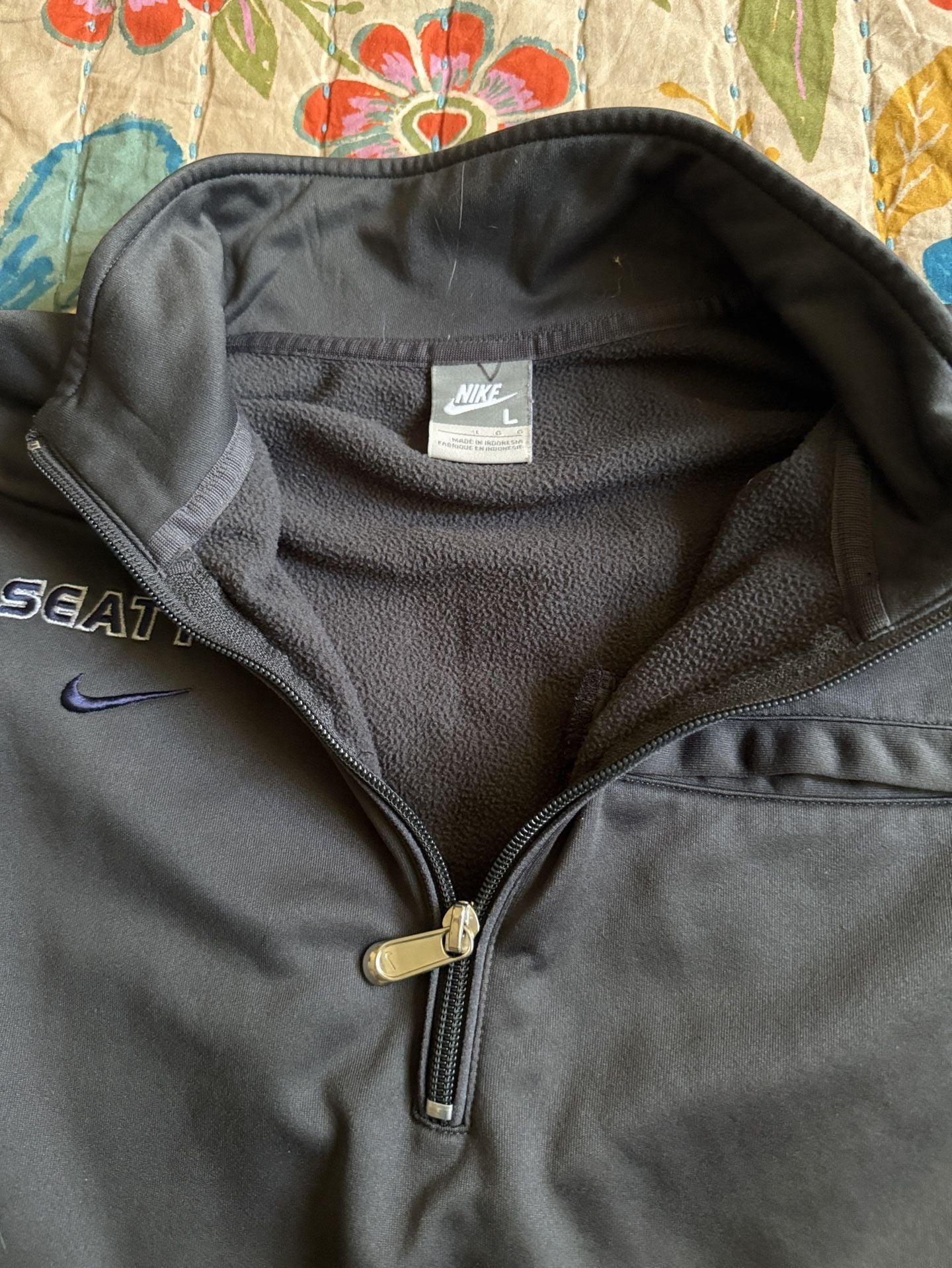 Vintage Nike Dri-Fit Seattle Long Sleeve Gray Pullover 1/4 Zip ... 3