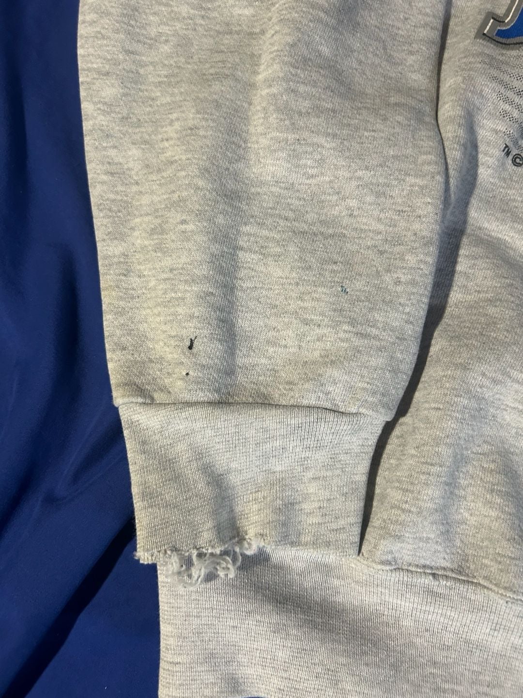 Vintage Detroit Lions NFL Sweatshirt Grey Large Thrashed 8