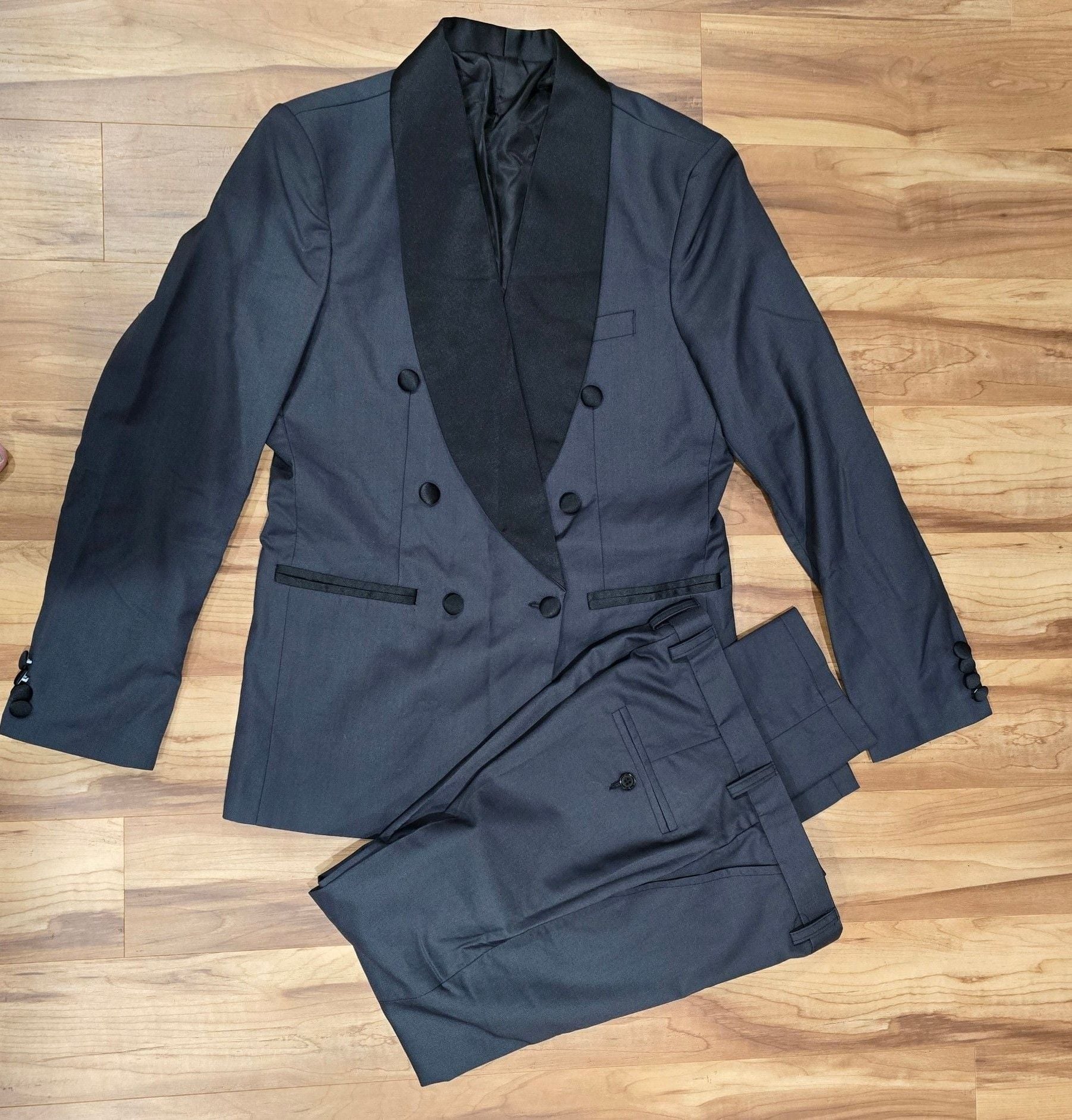 Double Breasted Shawl Lapel Tuxedo Suit 2
