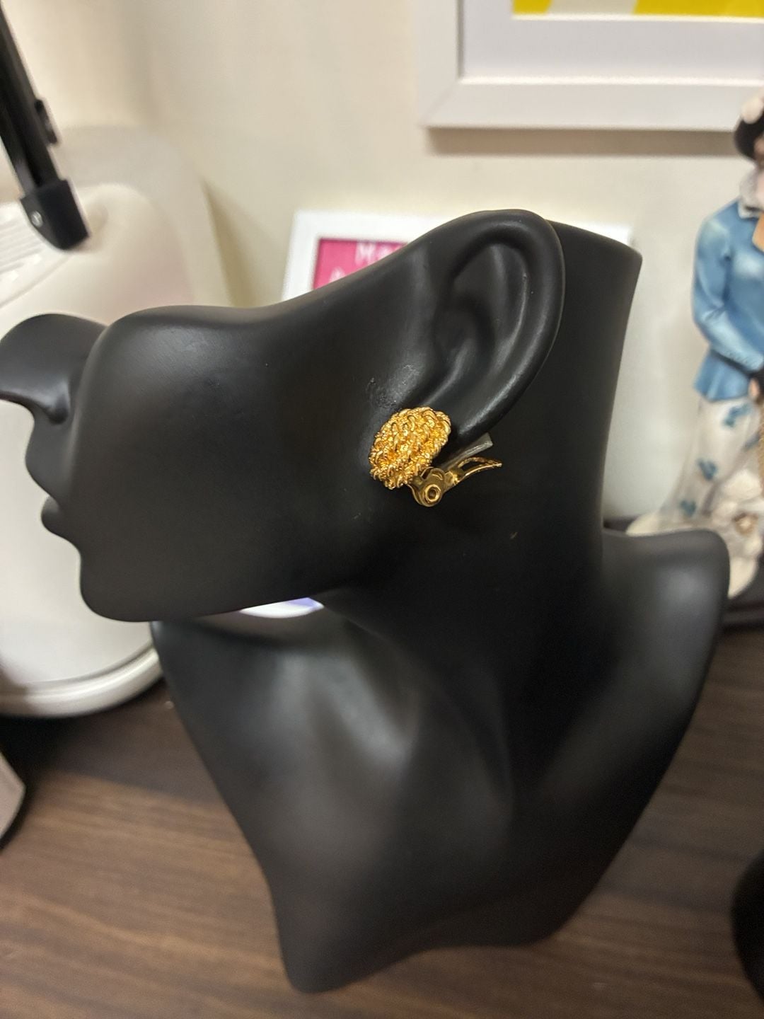 Vintage Gold Tone Textured Rope Knot Clip On Earrings 3