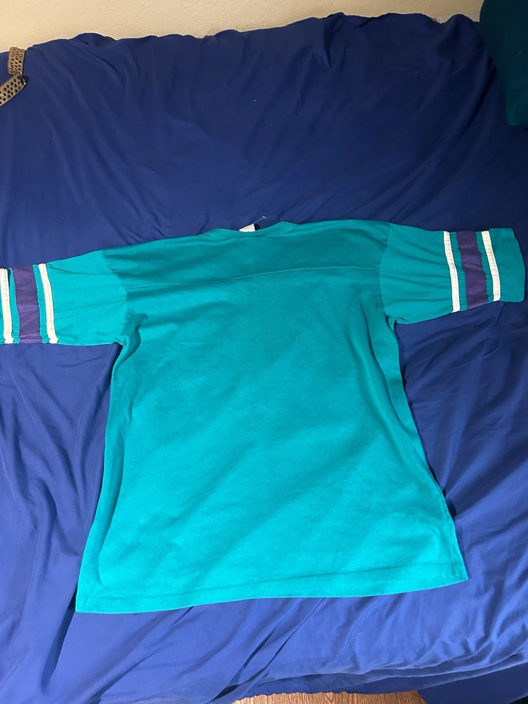 Vintage Charlotte Hornets Vintage NBA V-Neck T-Shirt Teal L 7