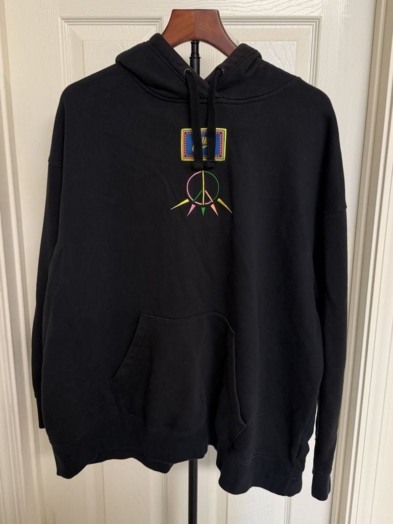 Nike Embroidered Peace Graphic Black Hoodie/167 2