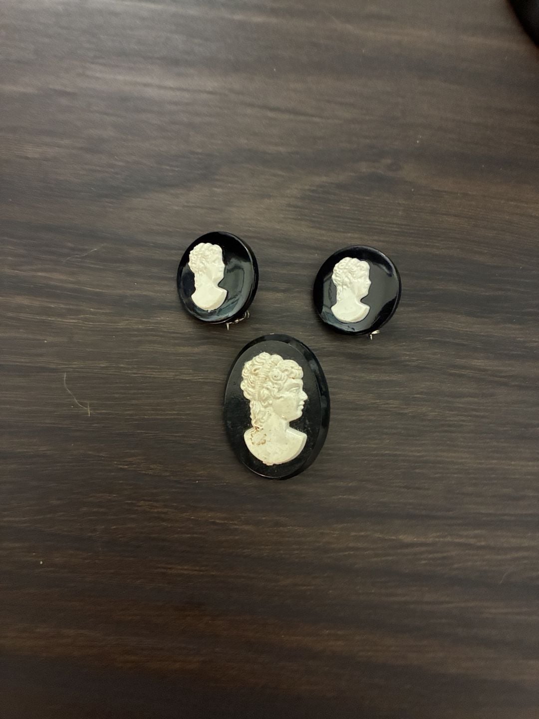 Vintage Black and White Cameo Brooch and Collar Pin Set 1