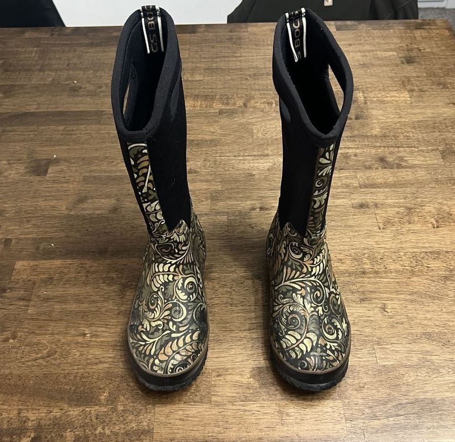 Bogs Classic High Fern Boots Size 7 Fern Print Waterproof Rubber 6