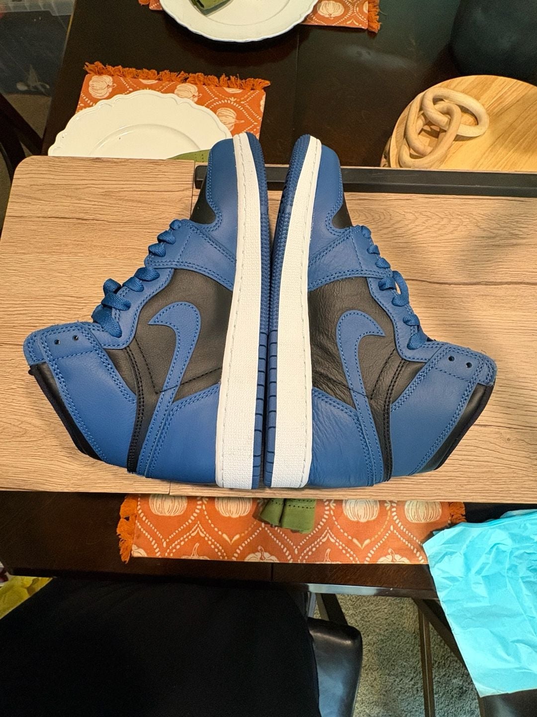 Nike Air Jordan 1 Retro High OG Blue Black
6.5 youth/ 8 women  7
