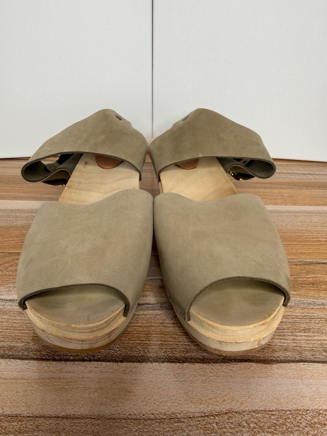 Bryr Wooden Clog Sandals Size 41 Taupe Suede Made in America 2