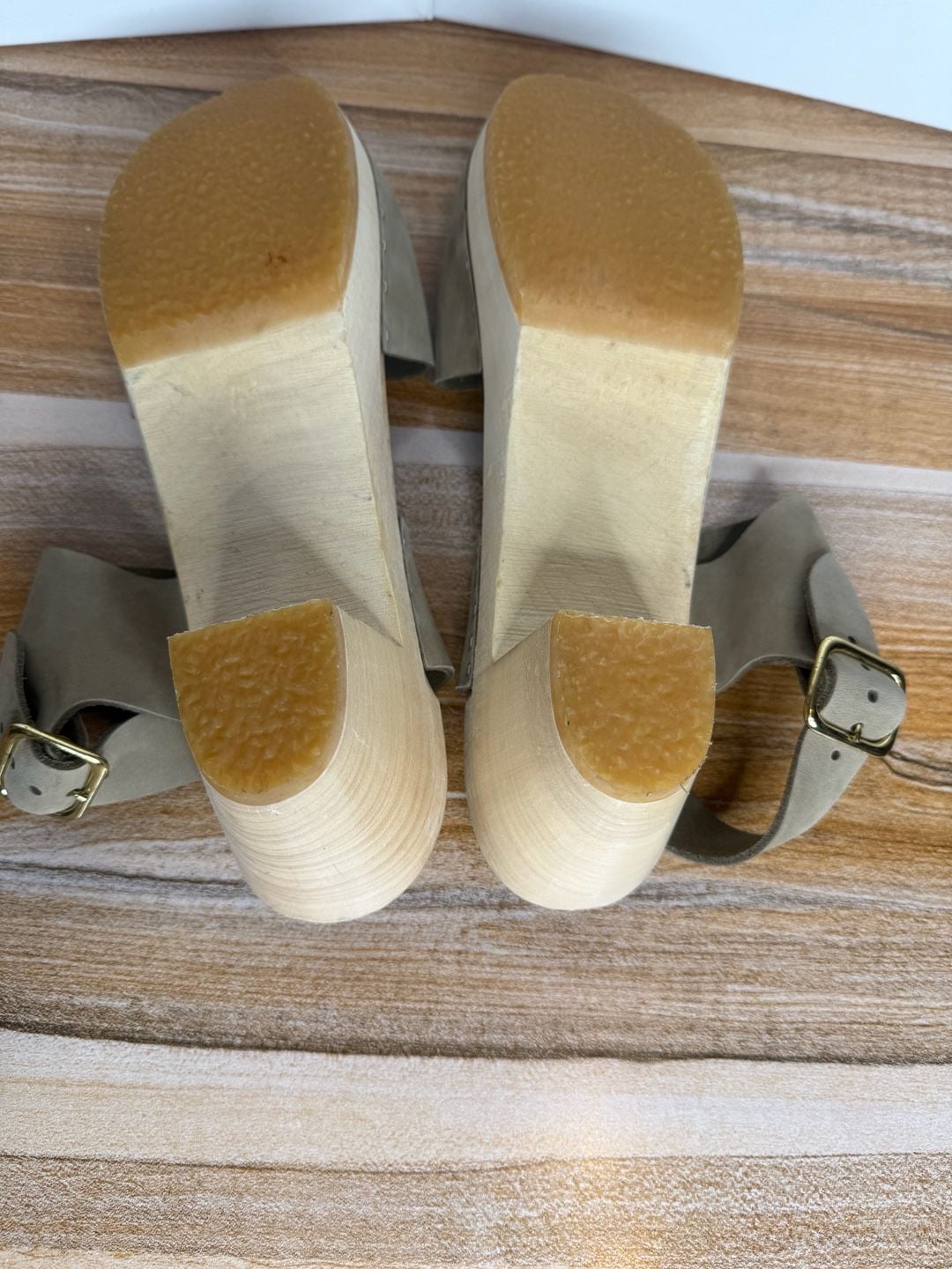 Bryr Wooden Clog Sandals Size 41 Taupe Suede Made in America 6