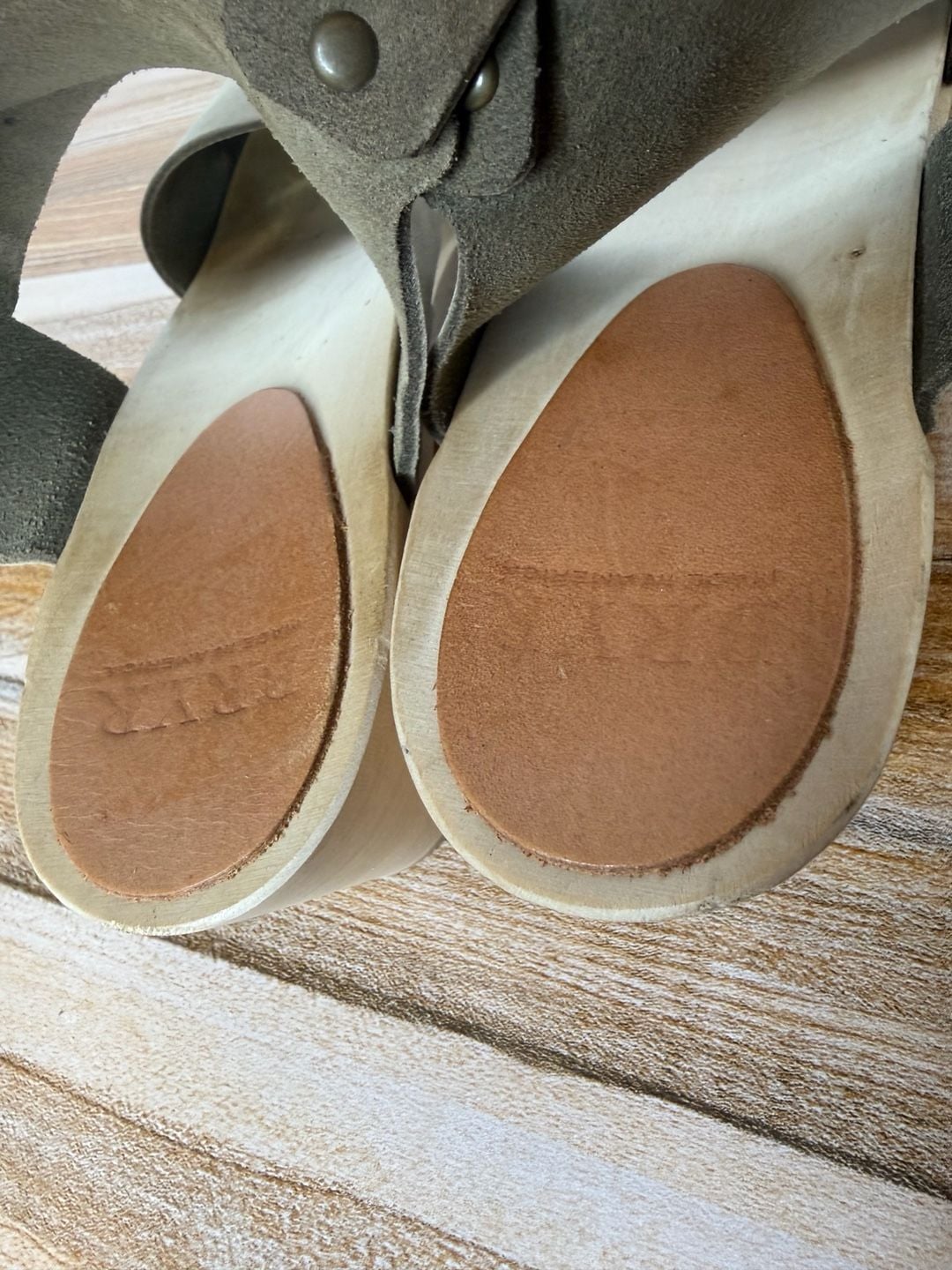 Bryr Wooden Clog Sandals Size 41 Taupe Suede Made in America 8