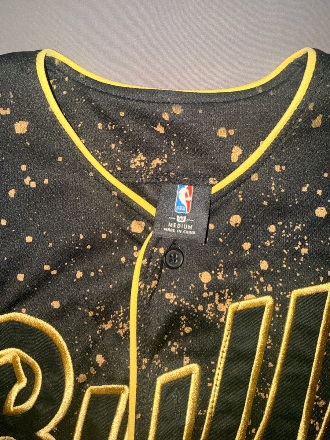 NBA Chicago Bulls Size Medium Black Gold Paint Splatter Baseball Jersey 6