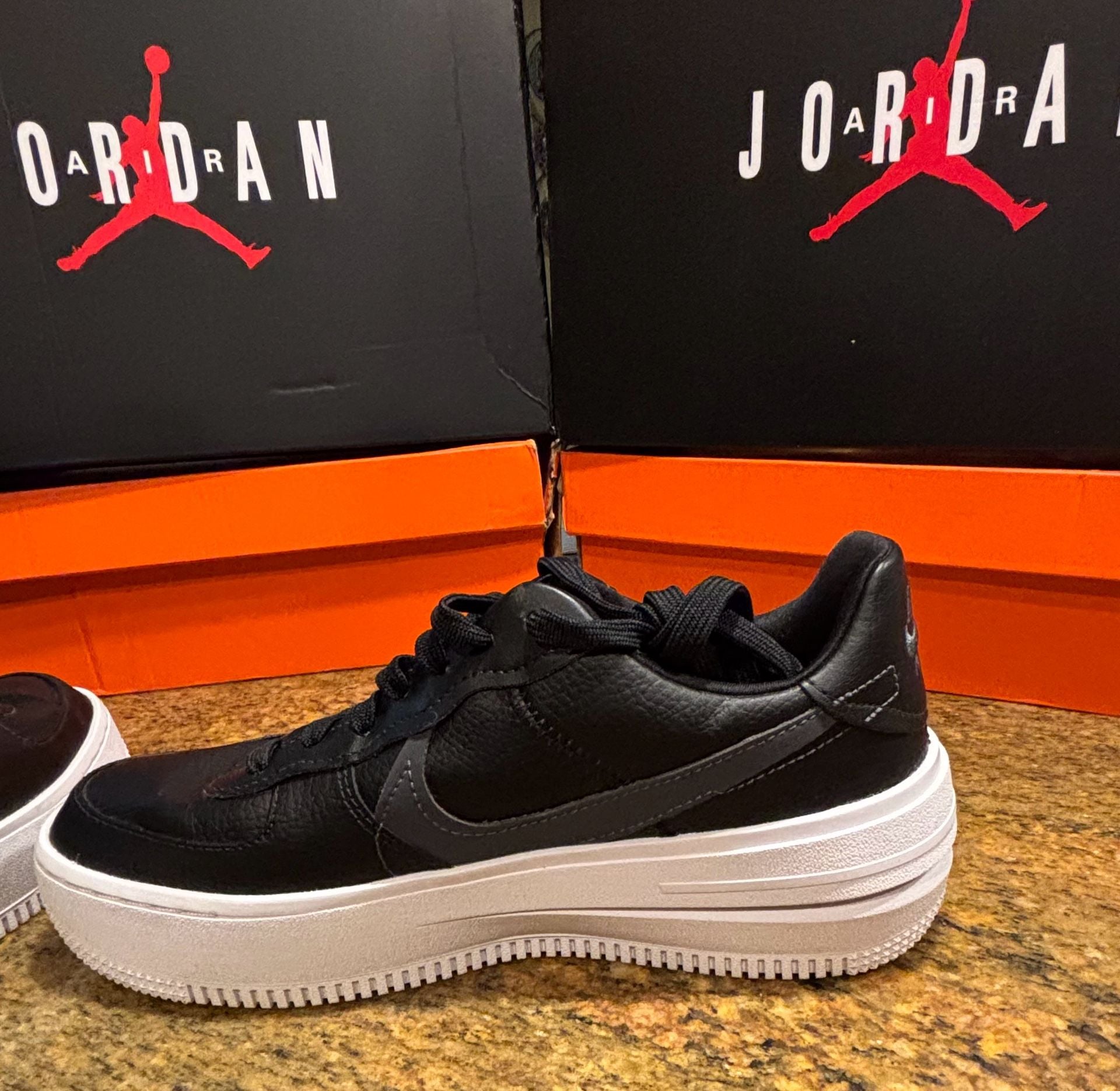 Nike Air Force 1 PLT.AF.ORM Size 8w Black Leather Platform 4