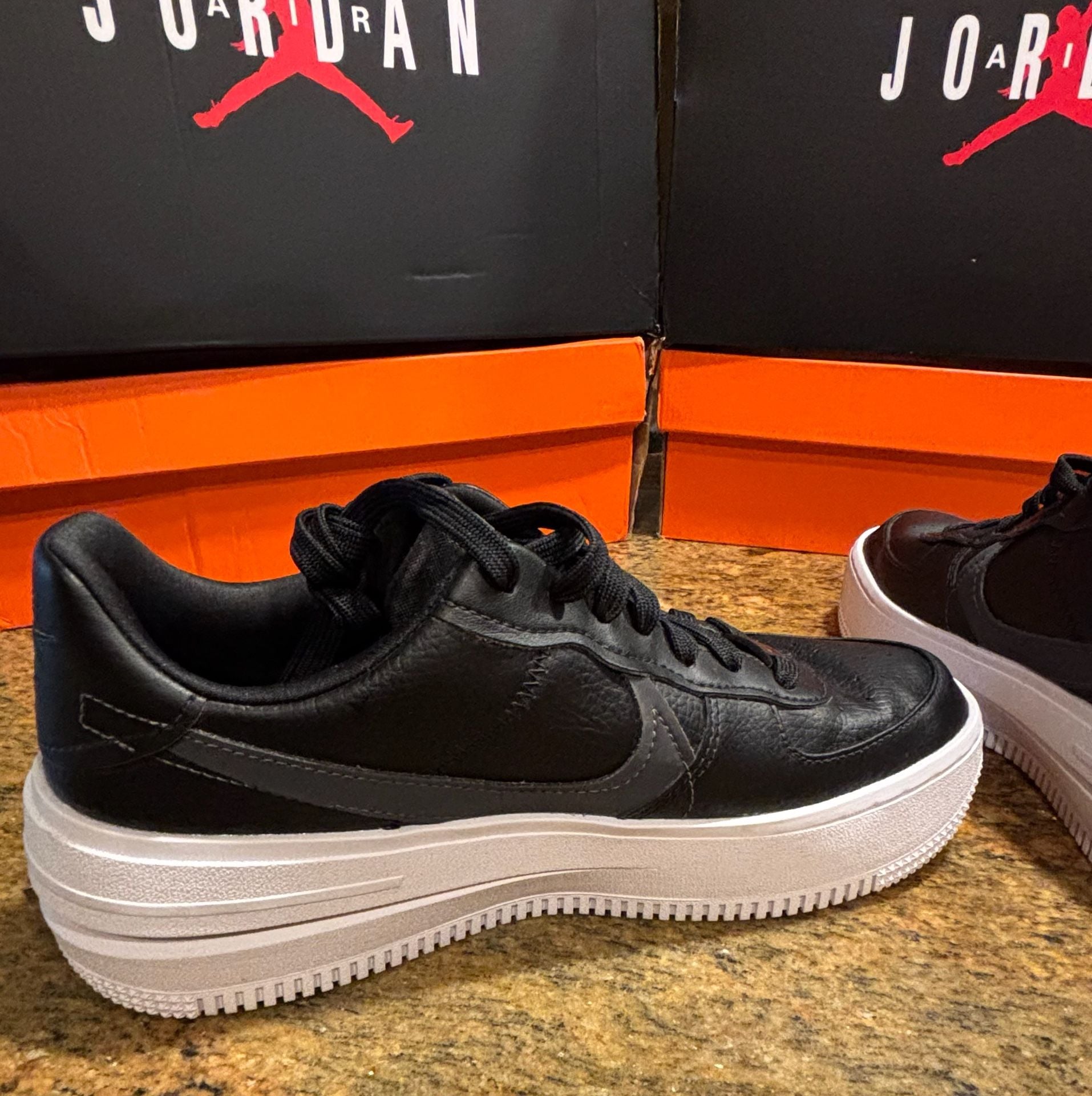 Nike Air Force 1 PLT.AF.ORM Size 8w Black Leather Platform 6