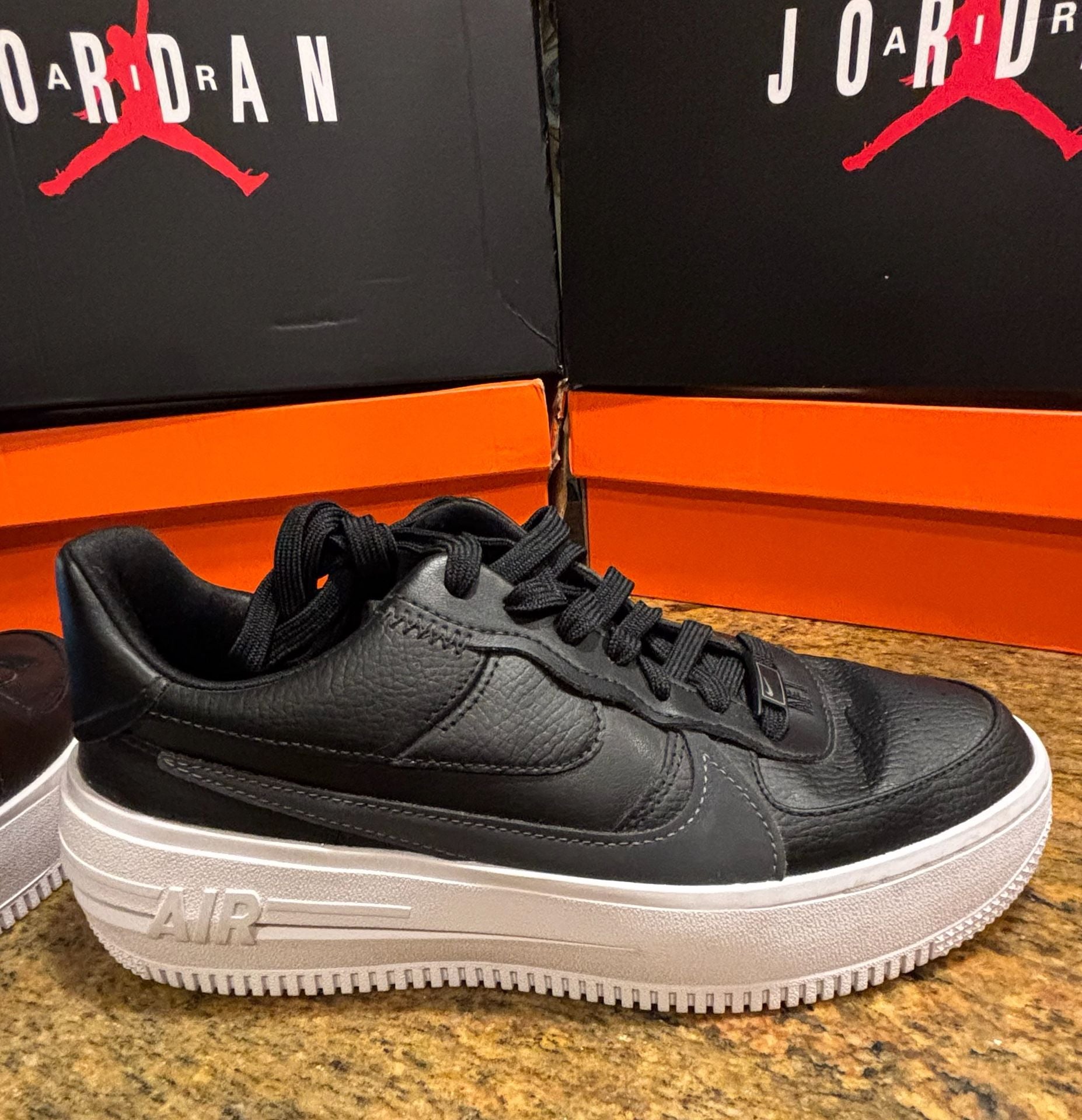 Nike Air Force 1 PLT.AF.ORM Size 8w Black Leather Platform 12