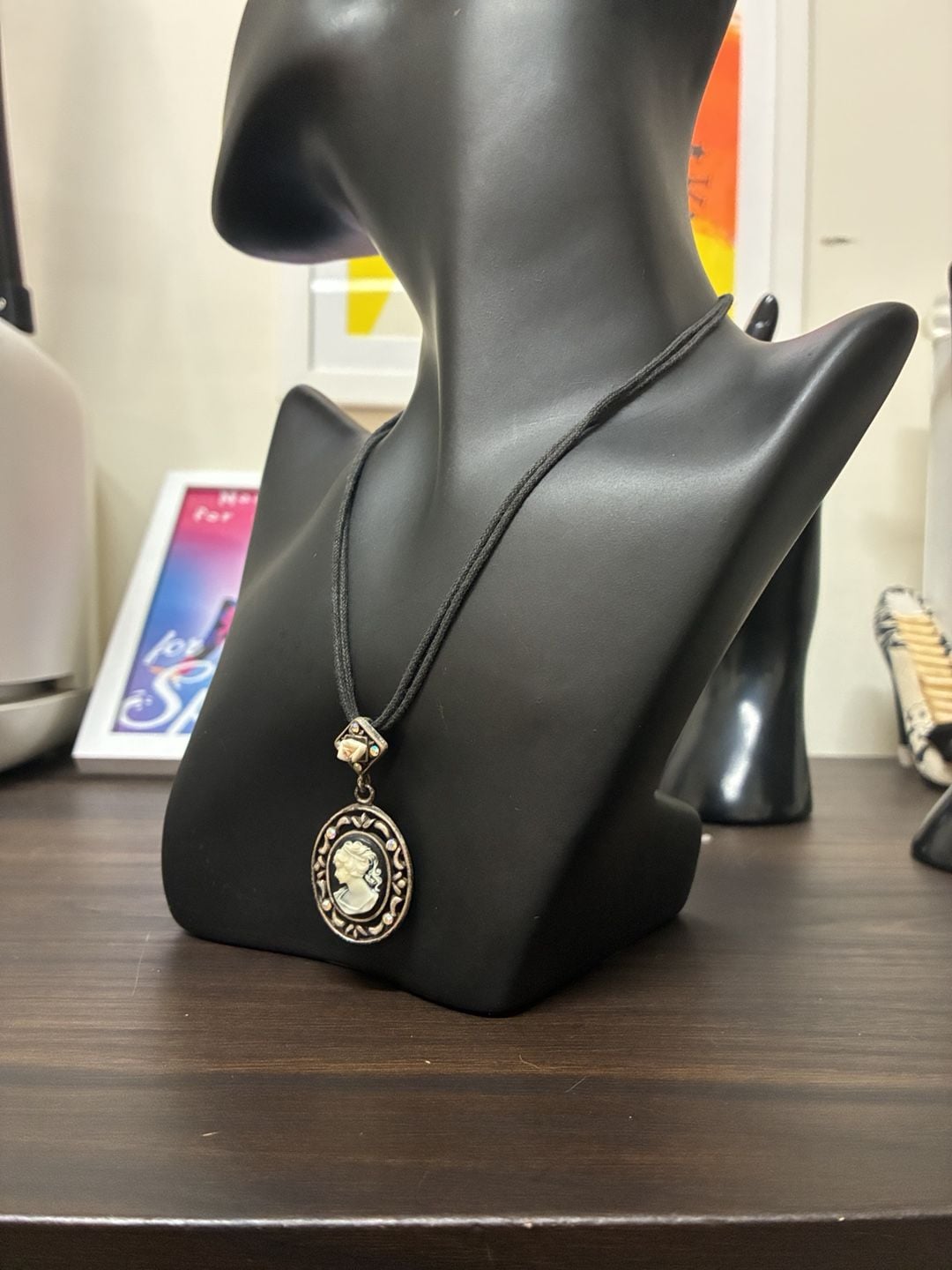 Lia Sophia Vintage Cameo Pendant Necklace 6