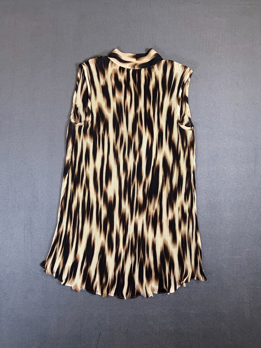 Melissa Paige Y2K Abstract Print Pleated Tie Neck Blouse Small 7