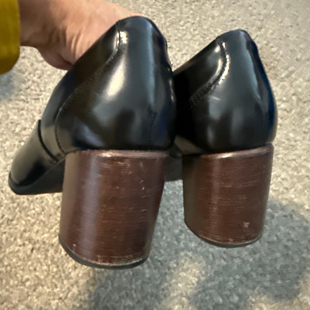 Clark’s Black Leather Oxford Heels 9 8