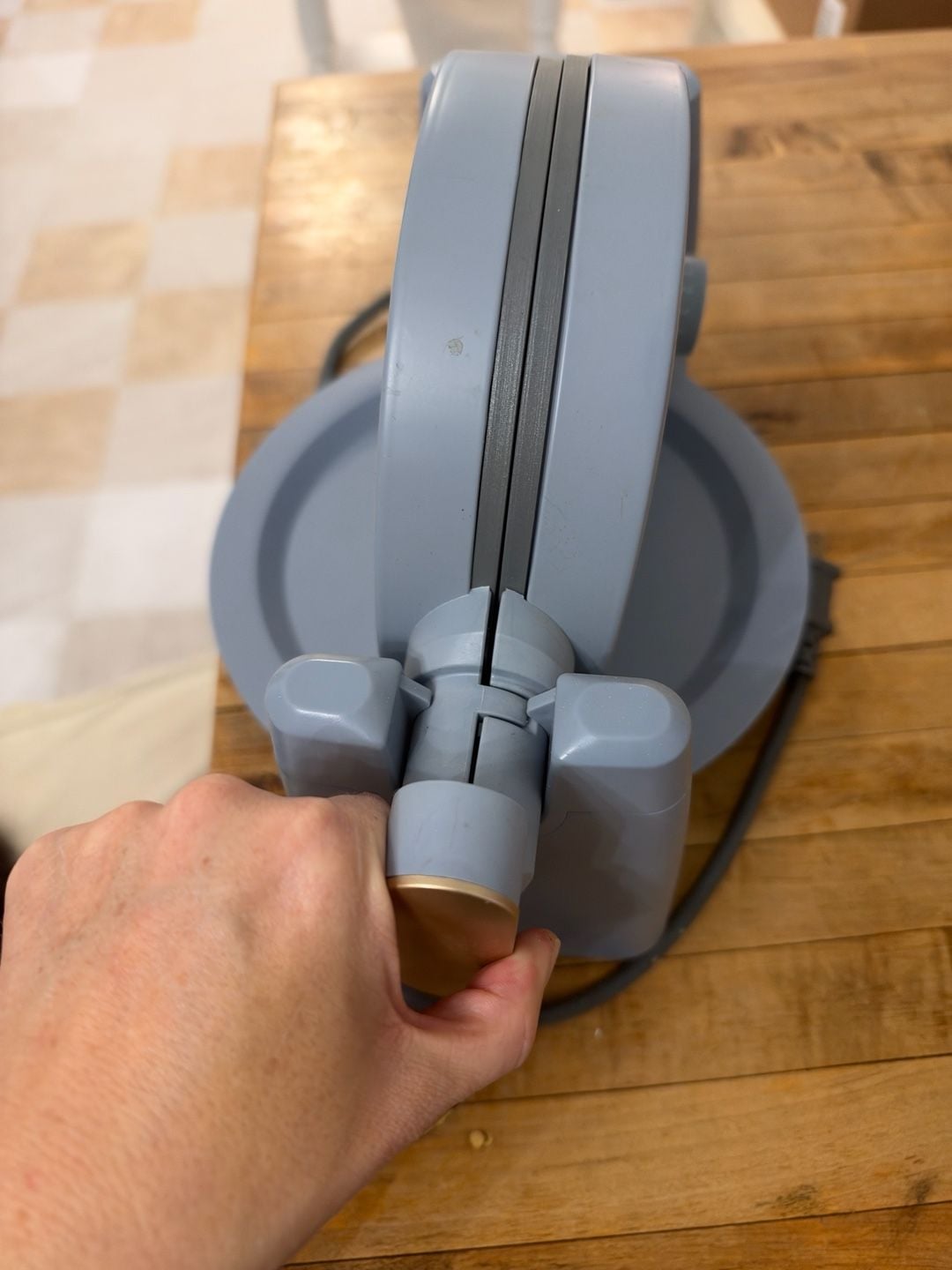 Beautiful Drew Barrymore Rotary Waffle Maker Blue Gold 4