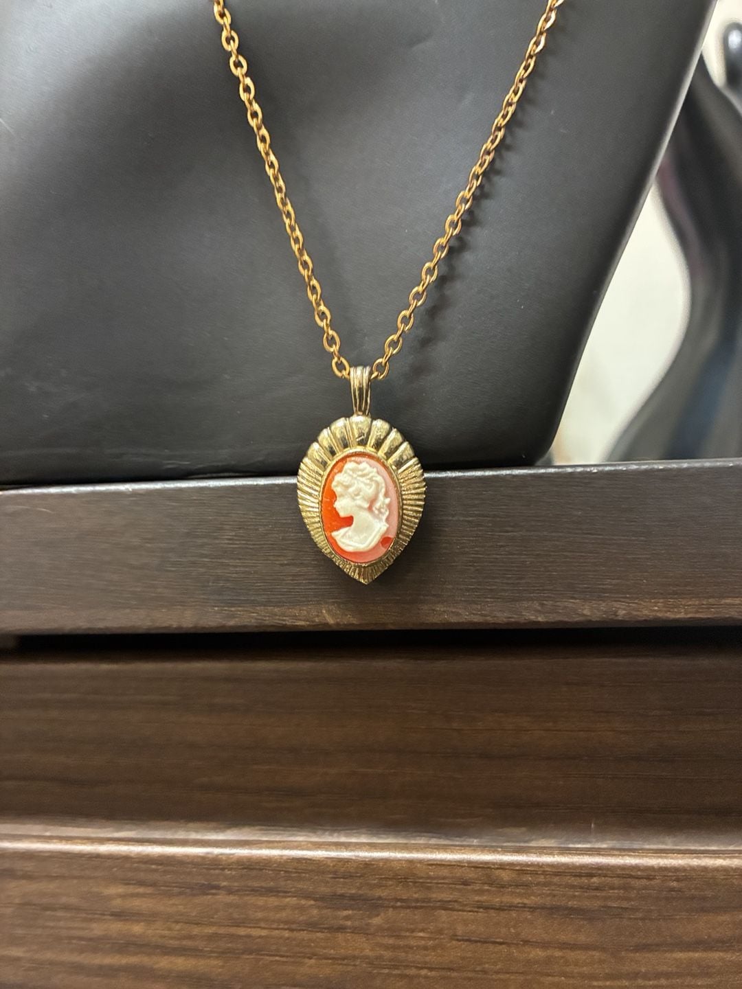 Upcycled Vintage 1970s Gold Tone Coral White Cameo Pendant Necklace 3