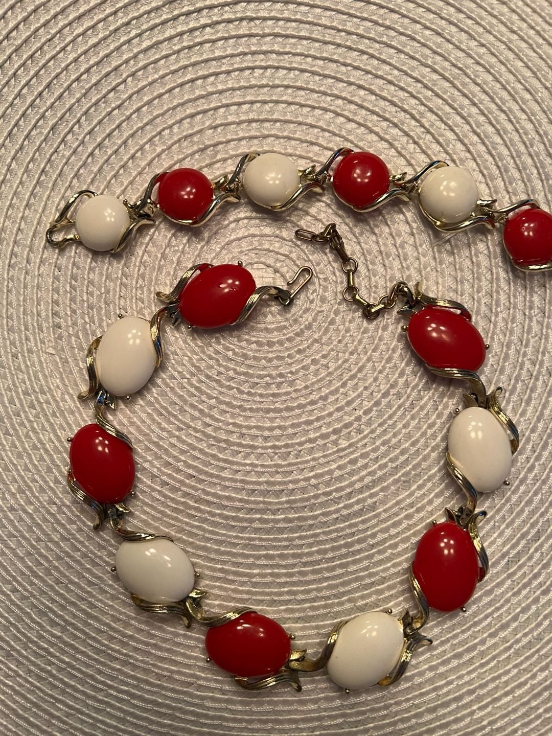 Vintage Red And White Cabochon Necklace And Bracelet Set 1