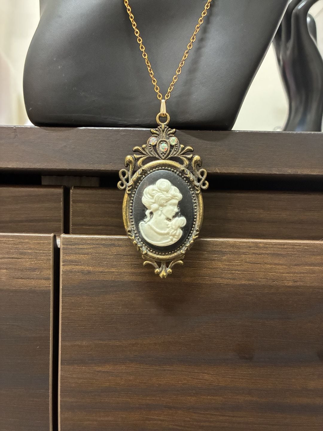 Upcycled Vintage 1970s Black and White Cameo Pendant Necklace Gold Tone Filigree 3