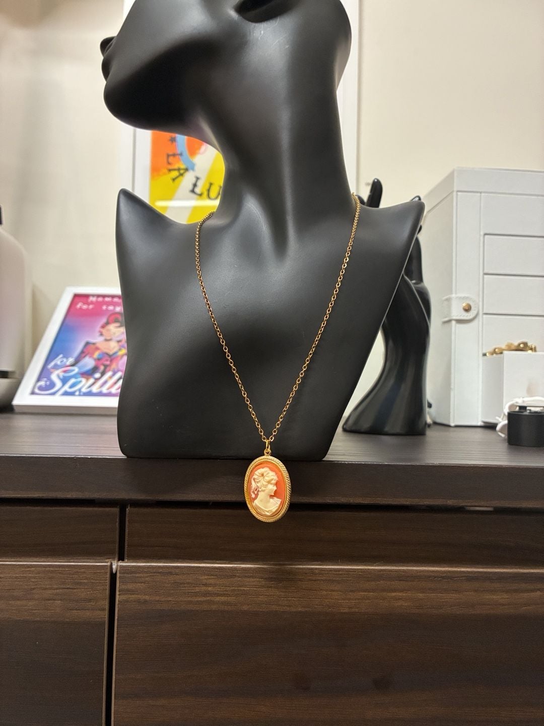 Upcycled Vintage 1970s Gold Tone Oval Cameo Pendant Necklace 2