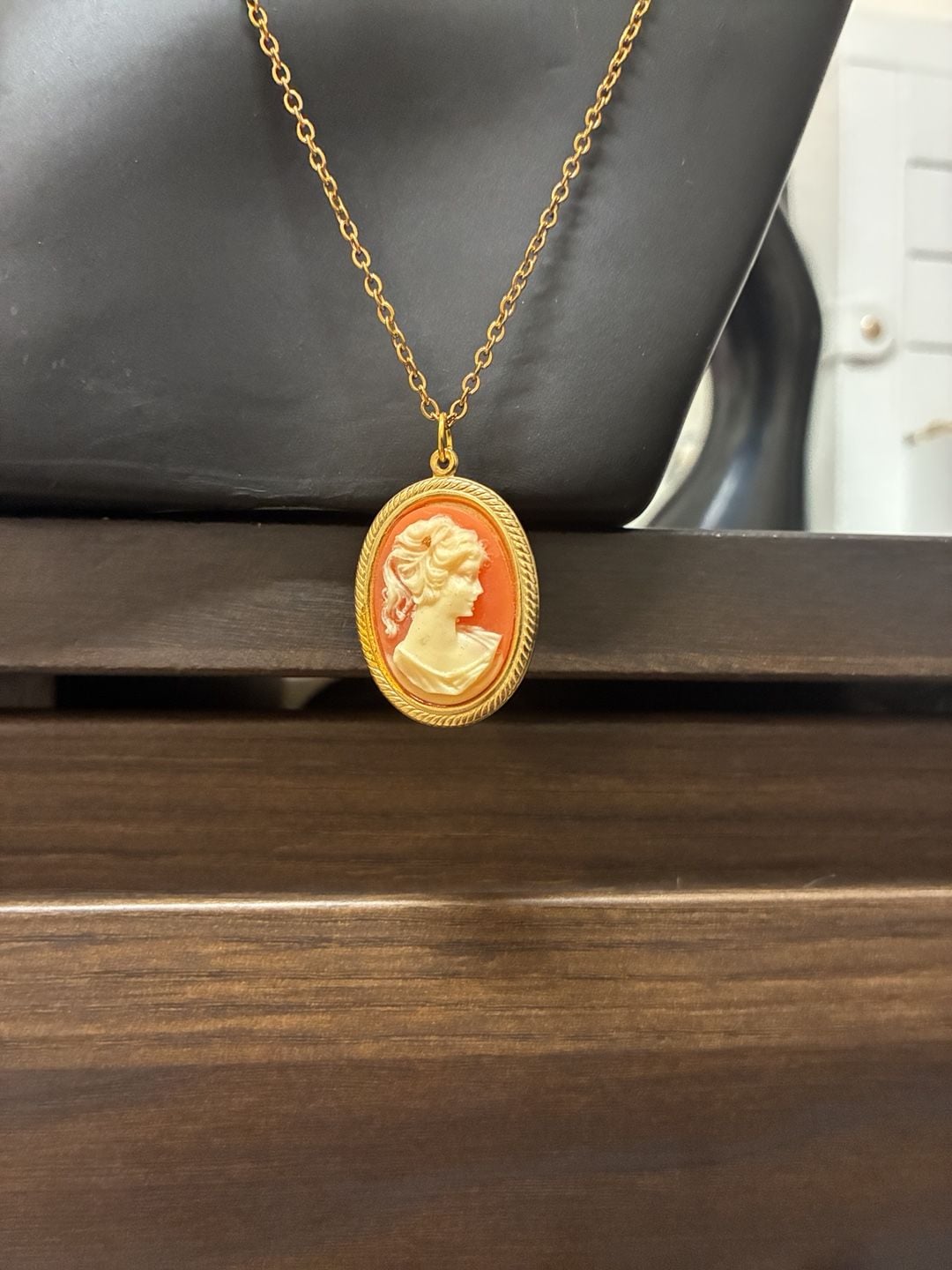 Upcycled Vintage 1970s Gold Tone Oval Cameo Pendant Necklace 3