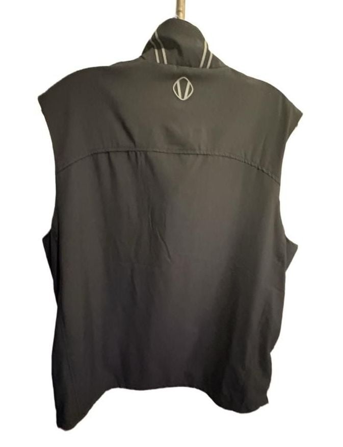 Sunice Golf Vest Size L Black Red Half Zip Outerwear 5