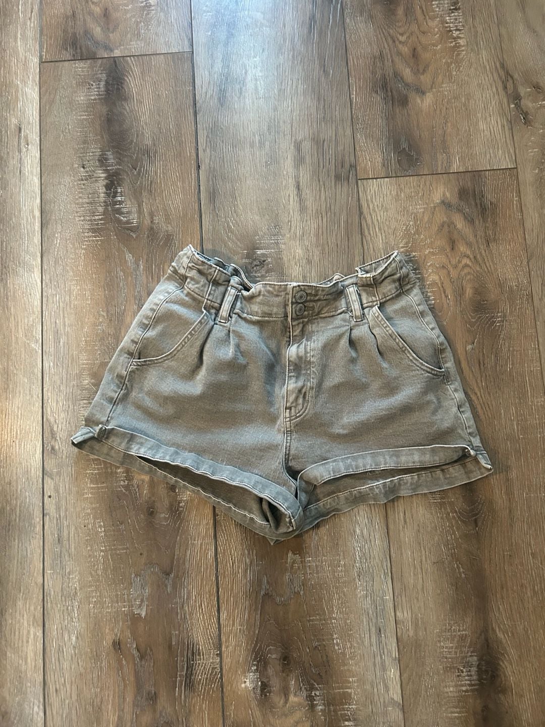 American Eagle Olive Green Denim Shorts Size M Gray High Rise Cuffed Pleated 2