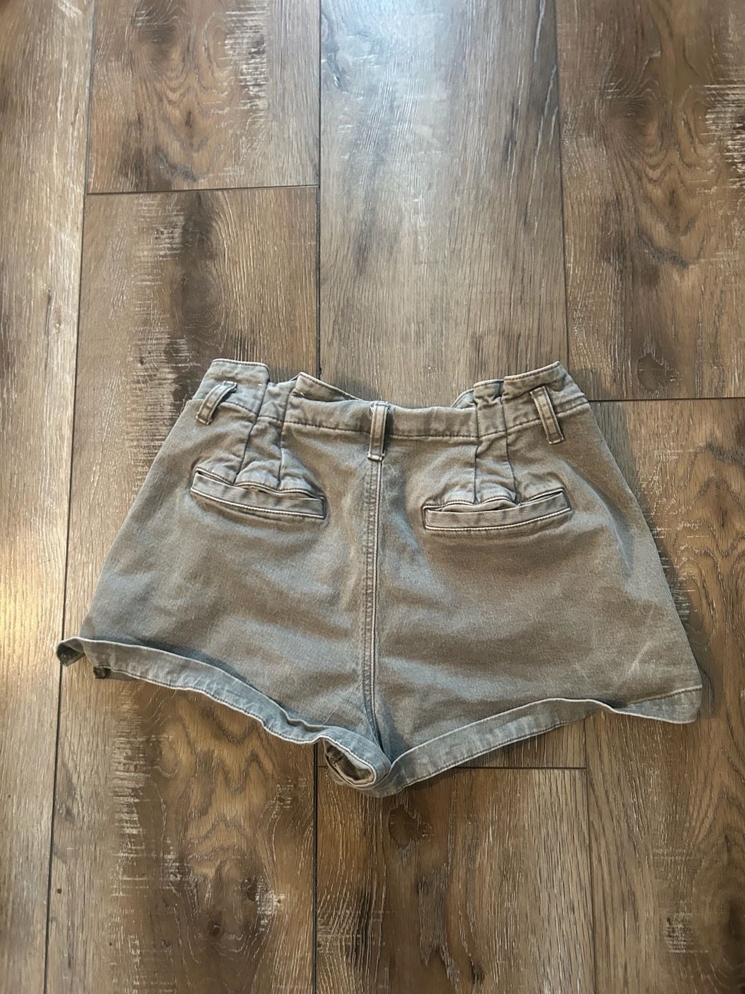 American Eagle Olive Green Denim Shorts Size M Gray High Rise Cuffed Pleated 5
