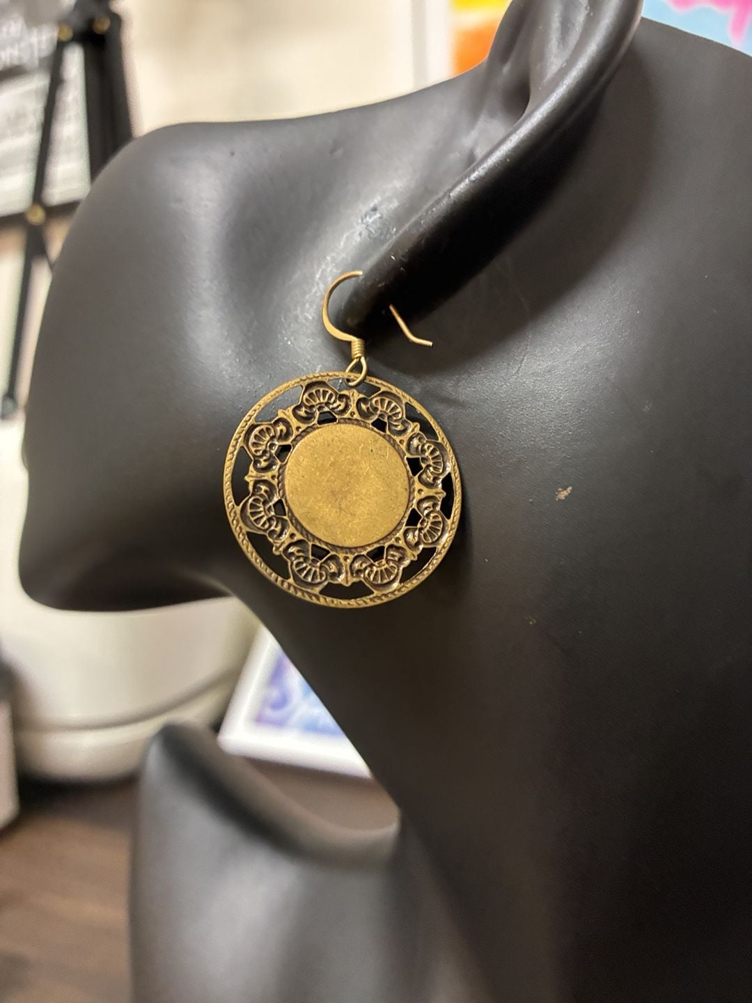 Vintage Black And White Cameo Filigree Drop Earrings 4