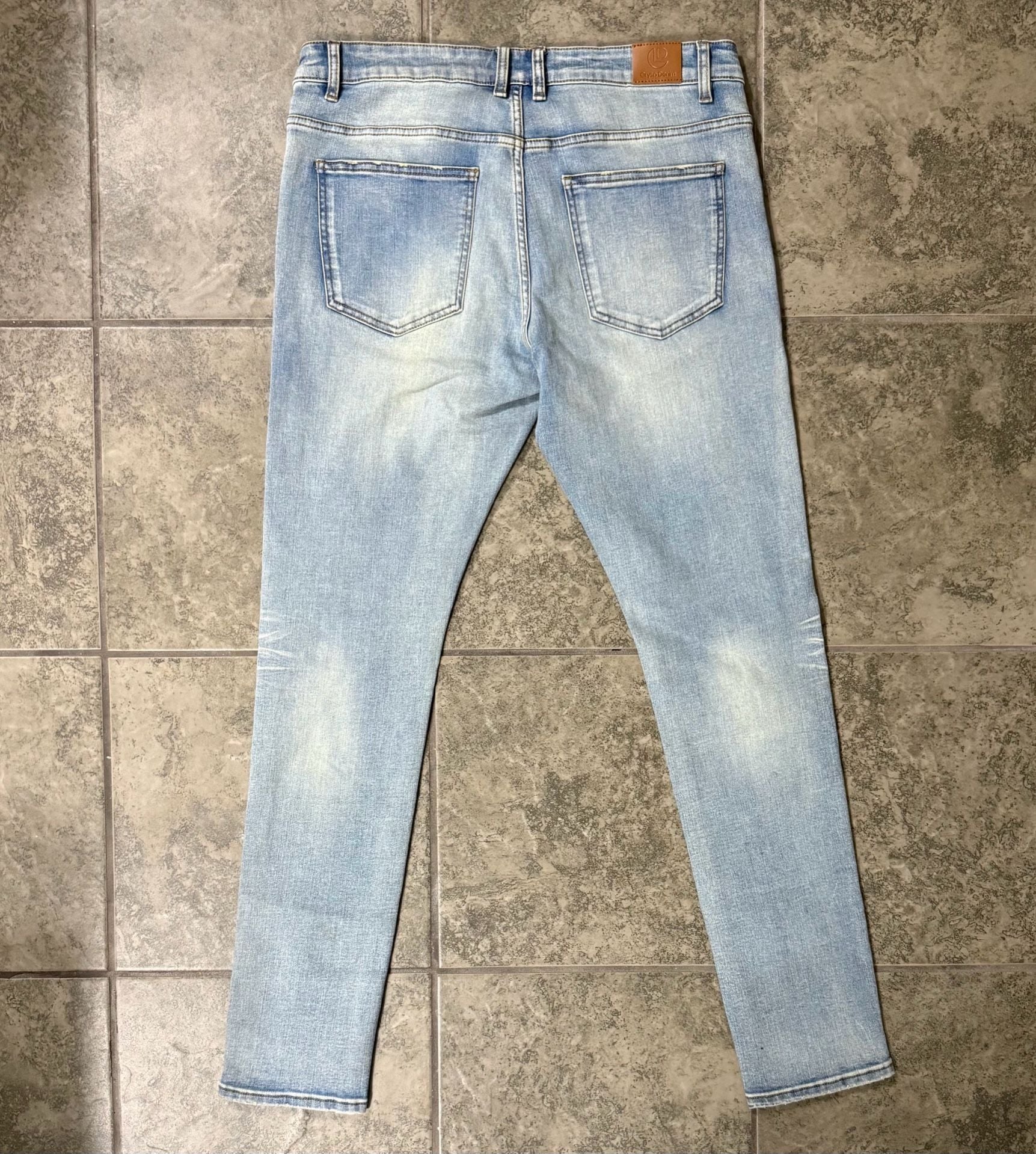 Crysp Denim Skinny Jeans Size 34 Light Wash Distressed 3